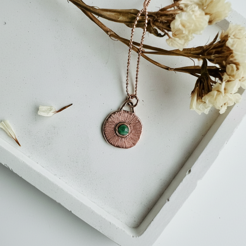 Collana - Sfondo Bianco
